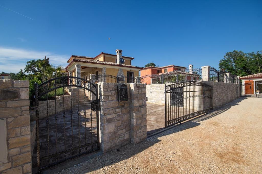 Villa Mateja Karigador Exterior foto
